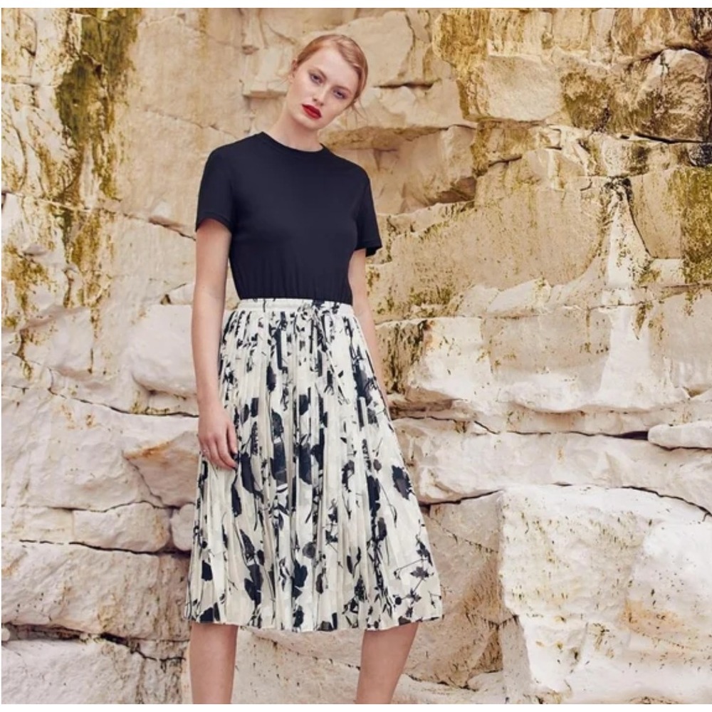 Ted Baker‎ Bekzi Floral Pleated Midi Dress in Navy sz 2 (US 6)